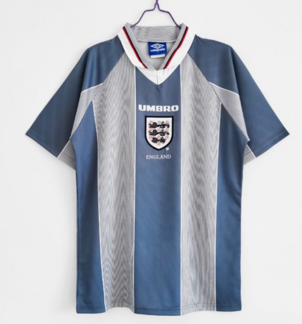 Baju futsal dengan desain retro vintage